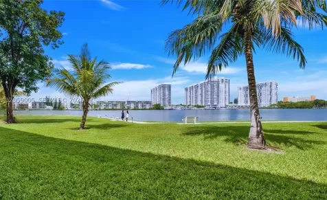3030 Marcos Drive Aventura FL 33160