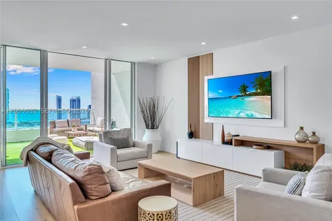 3330 NE 190th Street Aventura FL 33180