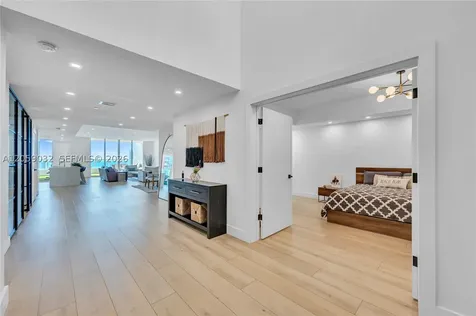 3330 NE 190th Street Aventura FL 33180