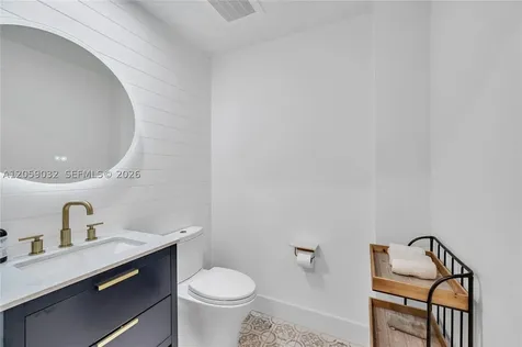 3330 NE 190th Street Aventura FL 33180