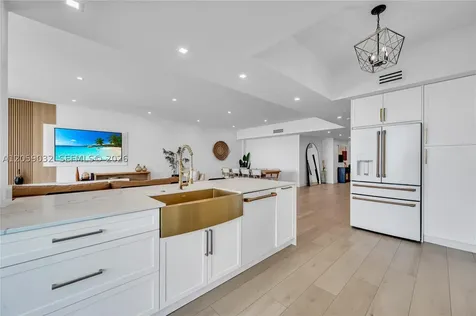 3330 NE 190th Street Aventura FL 33180