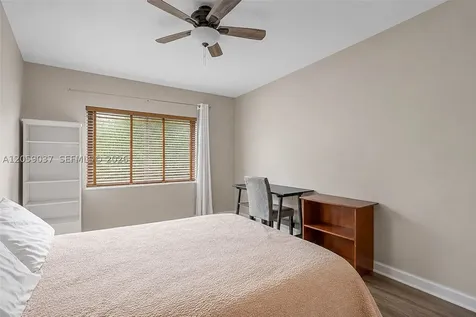 8290 Lake Drive Doral FL 33166