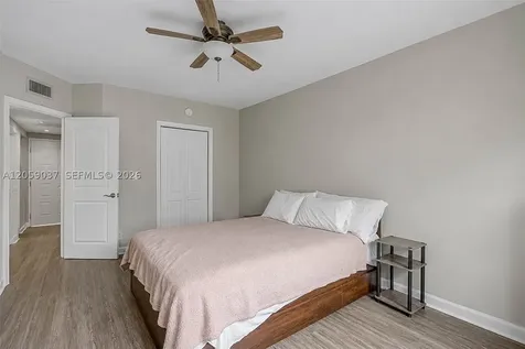 8290 Lake Drive Doral FL 33166