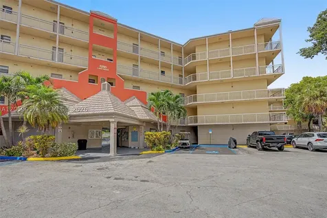 8290 Lake Drive Doral FL 33166