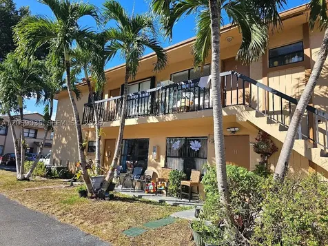 2505 W 67th Place Hialeah FL 33016