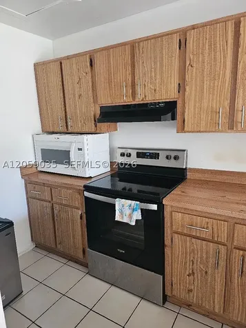 2505 W 67th Place Hialeah FL 33016