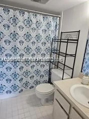 2505 W 67th Place Hialeah FL 33016