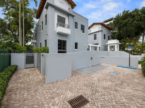 5864 SW 74th Terrace South Miami FL 33143