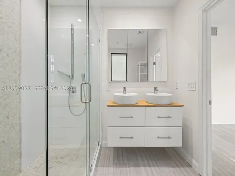5864 SW 74th Terrace South Miami FL 33143