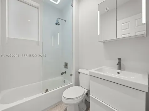 5864 SW 74th Terrace South Miami FL 33143