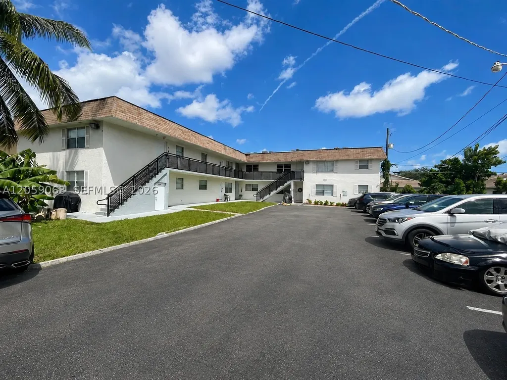 2521 Pierce Street Hollywood FL 33020