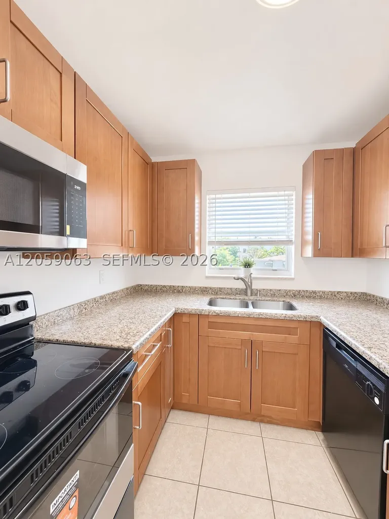 2521 Pierce Street Hollywood FL 33020