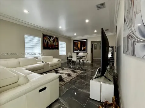 1043 NW 33rd Street Miami FL 33127