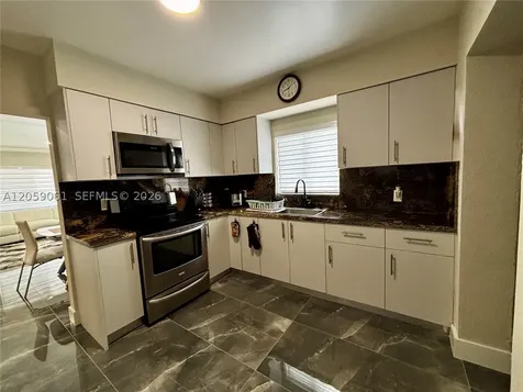 1043 NW 33rd Street Miami FL 33127