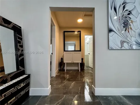 1043 NW 33rd Street Miami FL 33127