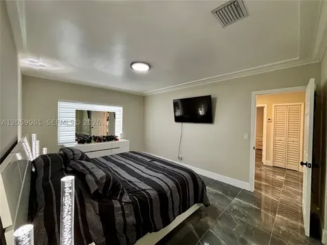 1043 NW 33rd Street Miami FL 33127
