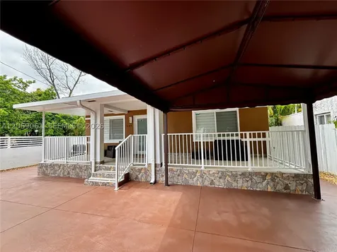 1043 NW 33rd Street Miami FL 33127