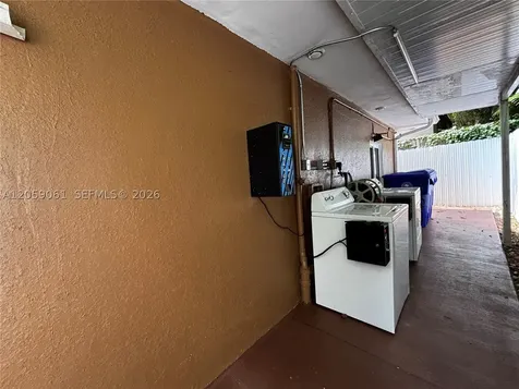 1043 NW 33rd Street Miami FL 33127