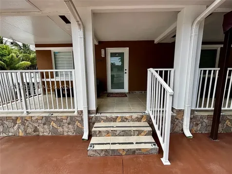 1043 NW 33rd Street Miami FL 33127