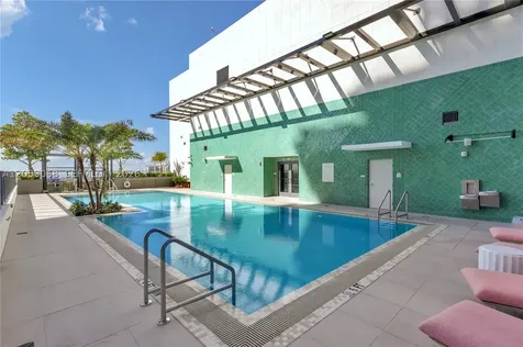 11 NE 6th Street Miami FL 33132