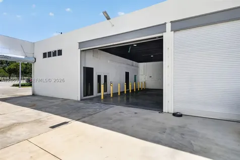 4029 NW 25th Street Miami FL 33142