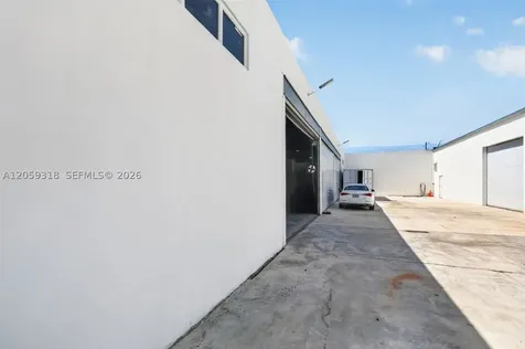 4029 NW 25th Street Miami FL 33142