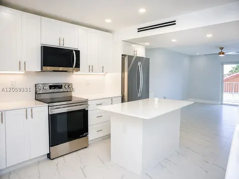 2750 W 76th Street Hialeah FL 33016