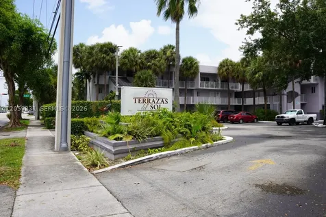 2750 W 76th Street Hialeah FL 33016