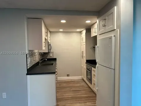 9320 Fontainebleau Boulevard Miami FL 33172