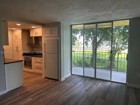 9320 Fontainebleau Boulevard Miami FL 33172