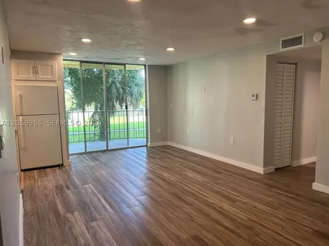 9320 Fontainebleau Boulevard Miami FL 33172