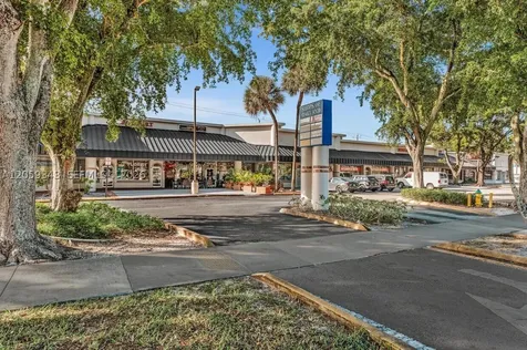 7204 W Oakland Park Boulevard Lauderhill FL 33313