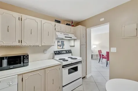 3113 S Ocean Drive Hallandale Beach FL 33009