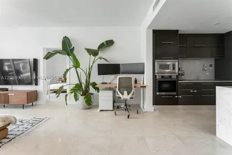 900 Biscayne Boulevard Miami FL 33132