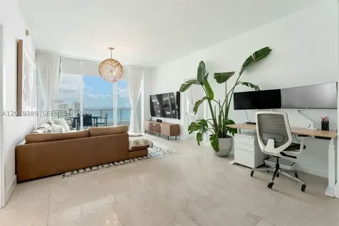 900 Biscayne Boulevard Miami FL 33132