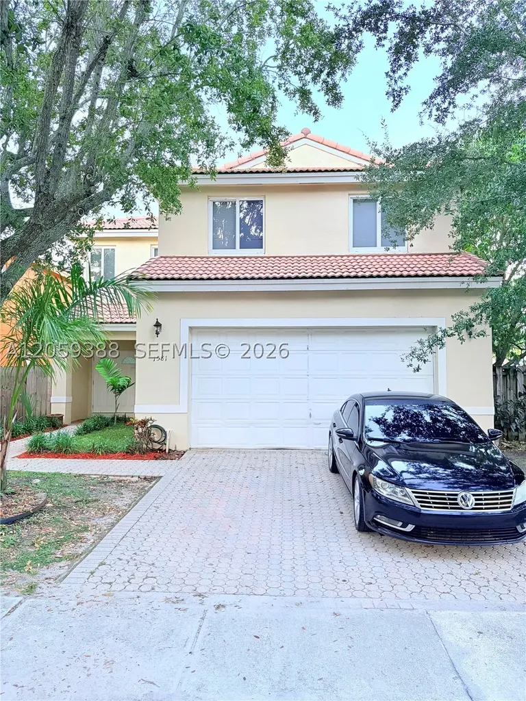 1581 SW 106 Avenue Pembroke Pines FL 33025