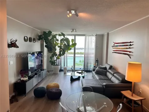 7900 Harbor Island Drive North Bay Village FL 33141