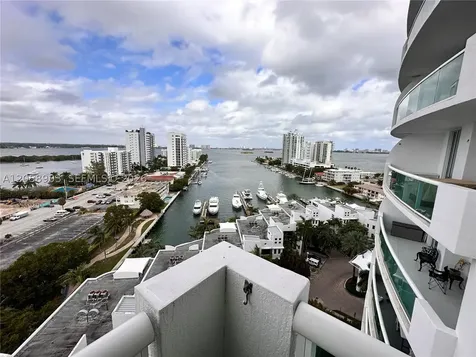 7900 Harbor Island Drive North Bay Village FL 33141