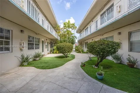 2072 NE 169th Street North Miami Beach FL 33162