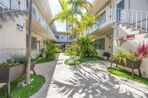 2072 NE 169th Street North Miami Beach FL 33162