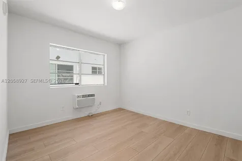 7930 Tatum Waterway Drive Miami Beach FL 33141