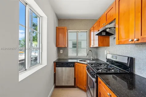 7930 Tatum Waterway Drive Miami Beach FL 33141
