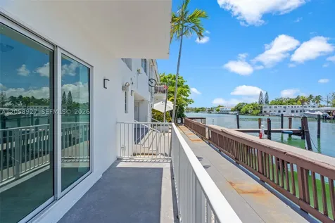 7930 Tatum Waterway Drive Miami Beach FL 33141