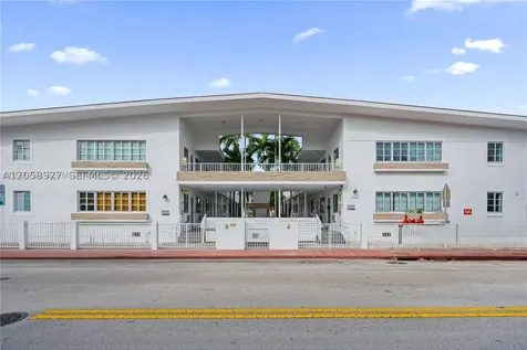 7930 Tatum Waterway Drive Miami Beach FL 33141