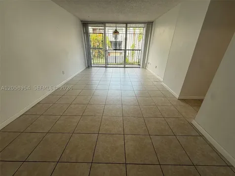8841 W Flagler Street Miami FL 33174