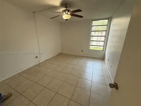 8841 W Flagler Street Miami FL 33174