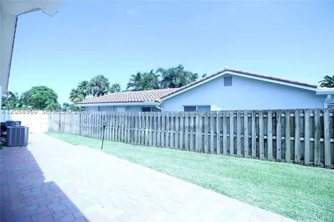 6486 Woodbury Road Boca Raton FL 33433