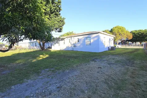 14340 Graves Drive Miami FL 33176