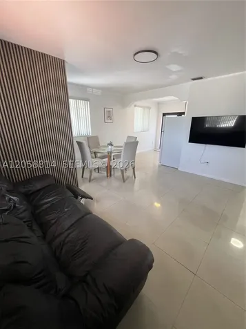 961 E 9th Street Hialeah FL 33010
