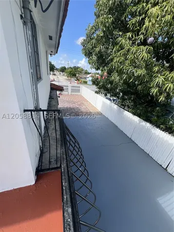 961 E 9th Street Hialeah FL 33010